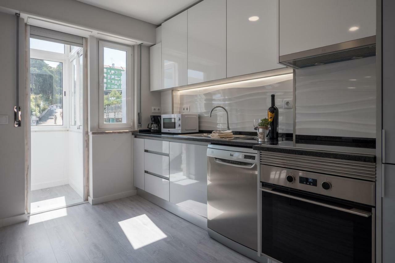 Rent4Rest Sao Bento Charming Apartment Lisbon Bagian luar foto