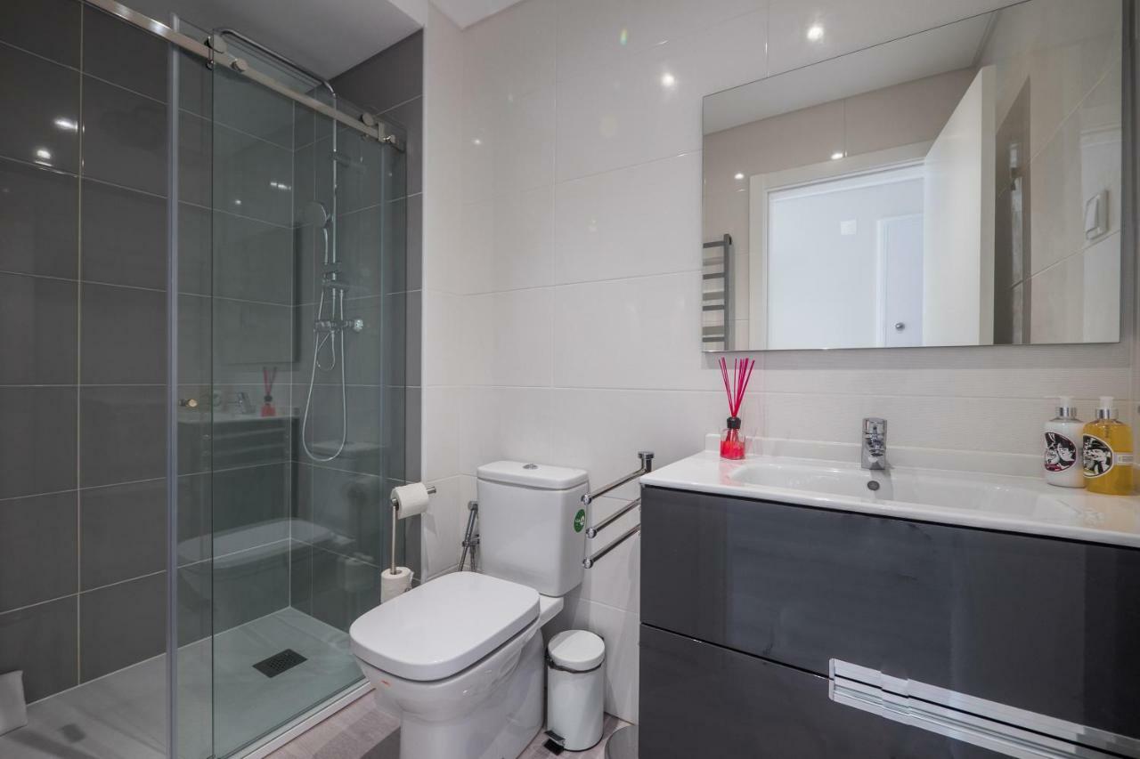 Rent4Rest Sao Bento Charming Apartment Lisbon Bagian luar foto