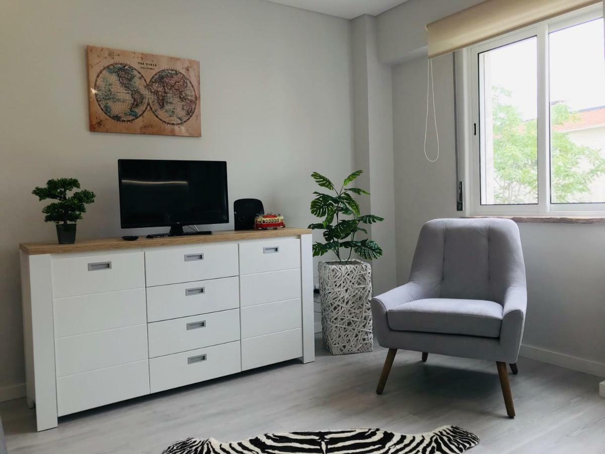 Rent4Rest Sao Bento Charming Apartment Lisbon Bagian luar foto